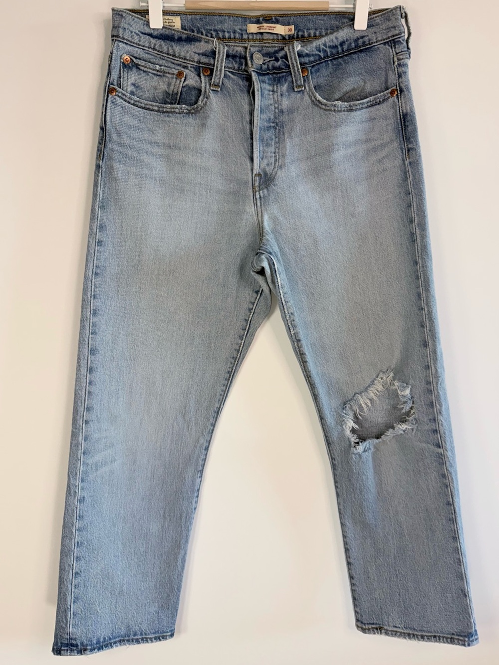 #122 LEVI'S Women's 'Wedgie' Straight Leg Jeans - 30